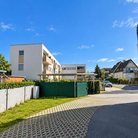 Urban Comfort Mit Balkon Und Tiefgarage Apartman